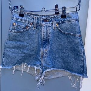 VINTAGE LEVI SHORTS
